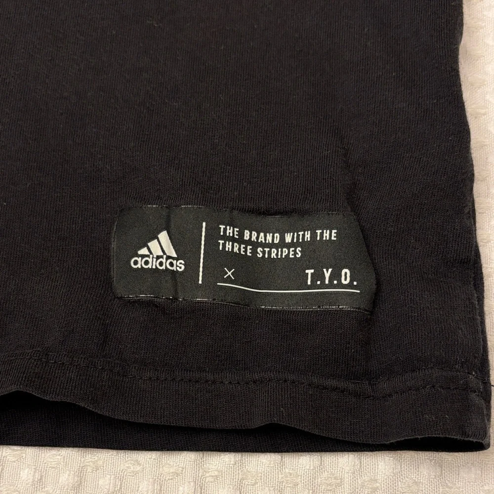 Adidas Tokyo Size MEDIUM LARGE Black Neon Green Graphic Tee Shirt